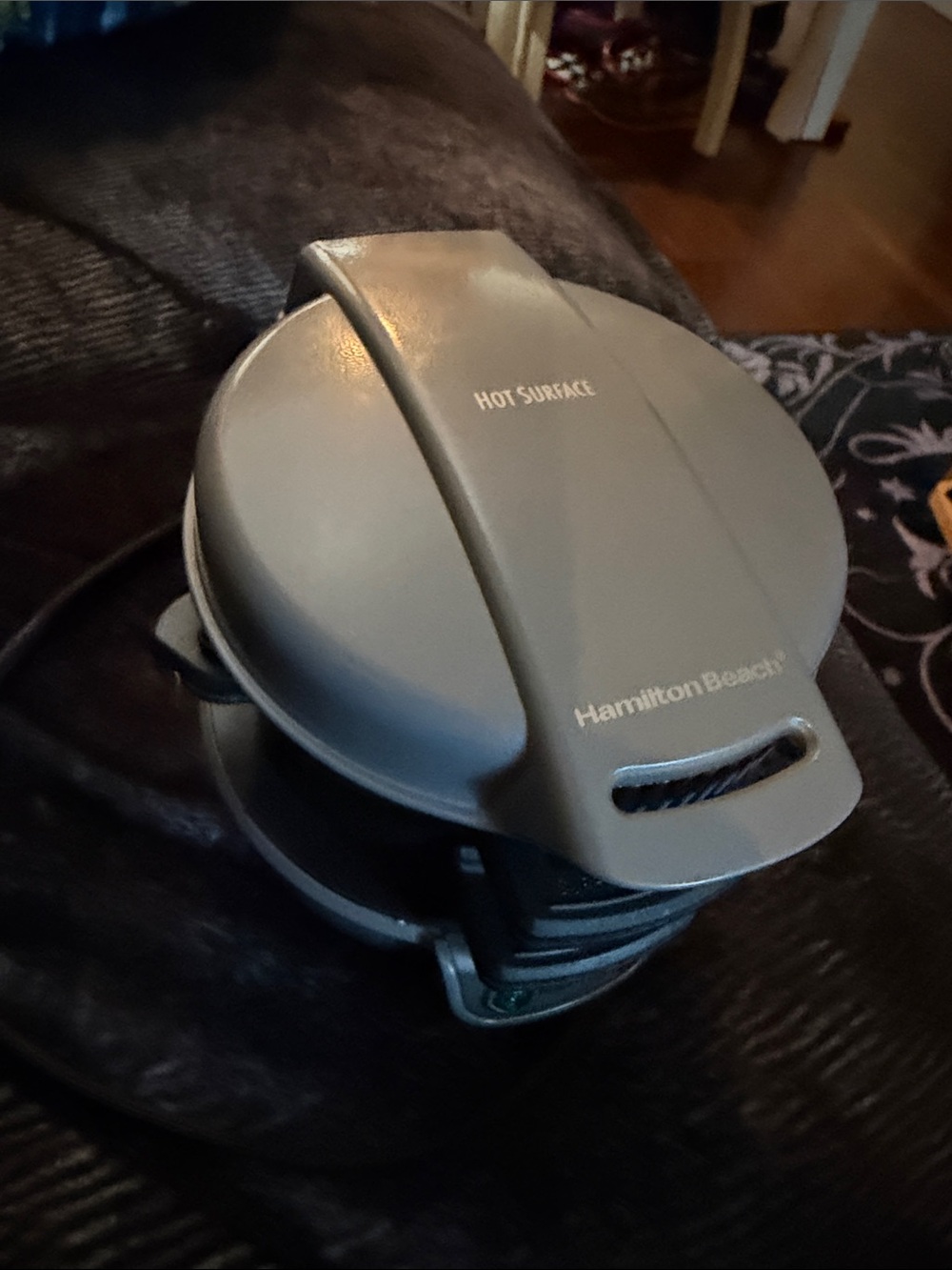Hamilton Beach Gray Compact Round Waffle/Hot Sandwich/Egg Sandwich Maker